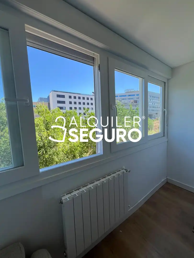 Vista exterior de Pis de lloguer en Madrid amb Calefacció