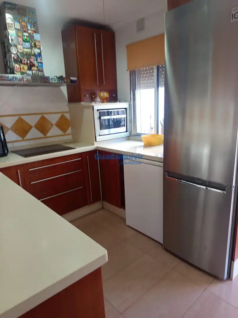 Cocina de Casa adosada en venta en Montequinto con Aire acondicionado, Jardín privado y Trastero