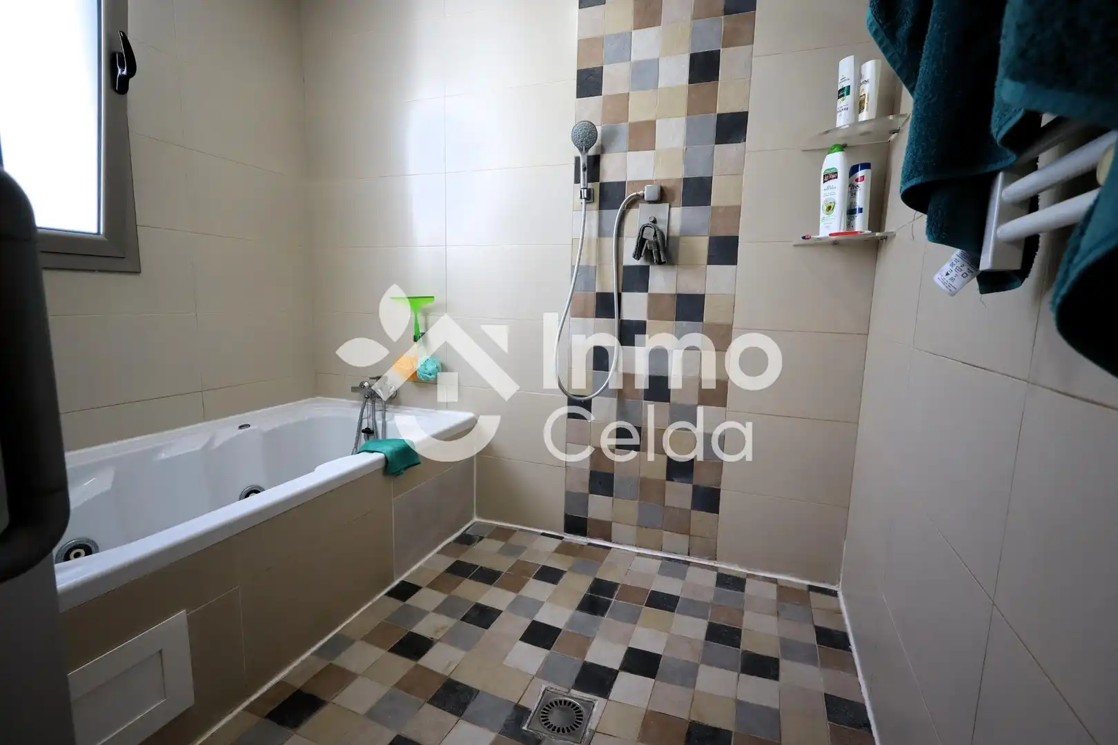 Baño de Casa o chalet en venta en Chiva con Aire acondicionado, Calefacción y Jardín privado