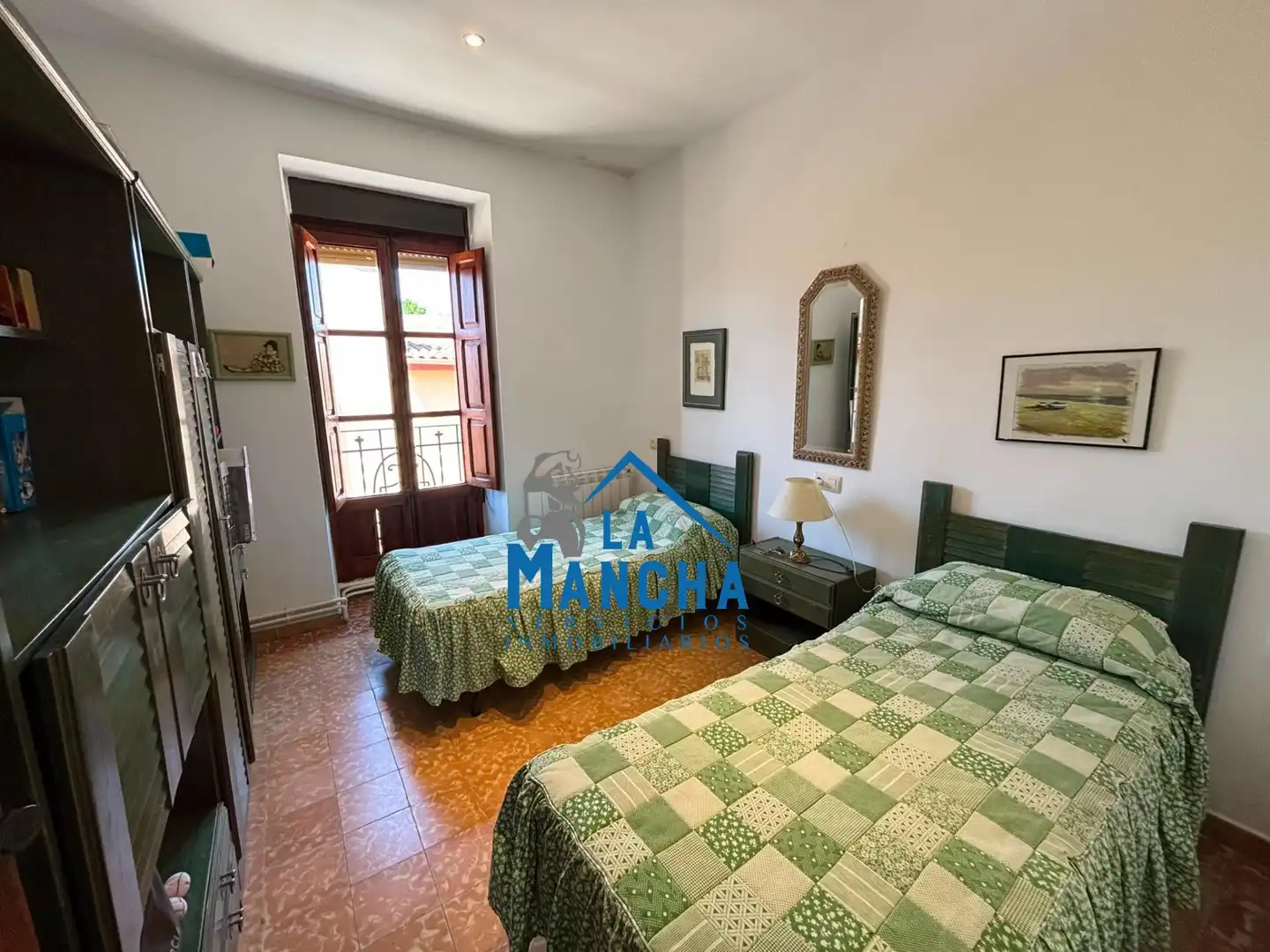 Habitación de Casa o chalet en venta en Hoya-Gonzalo con Calefacción, Jardín privado y Amueblado