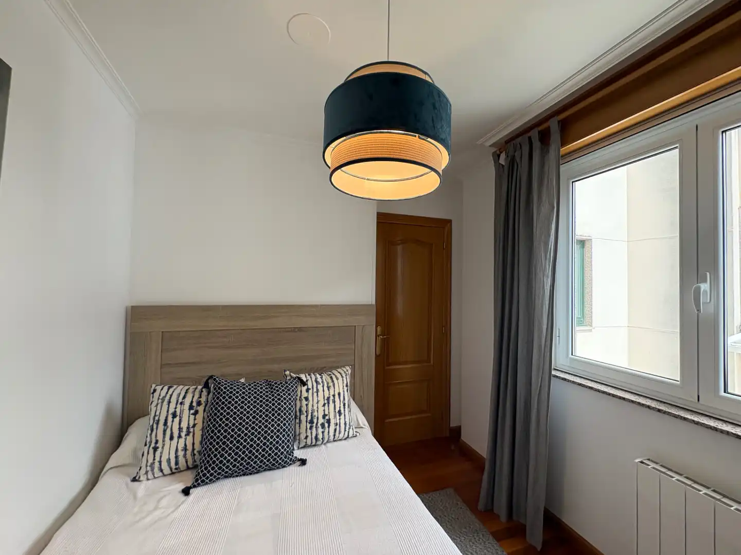 Schlafzimmer von Wohnung zur Miete in Ferrol mit Heizung, Abstellraum und Möbliert