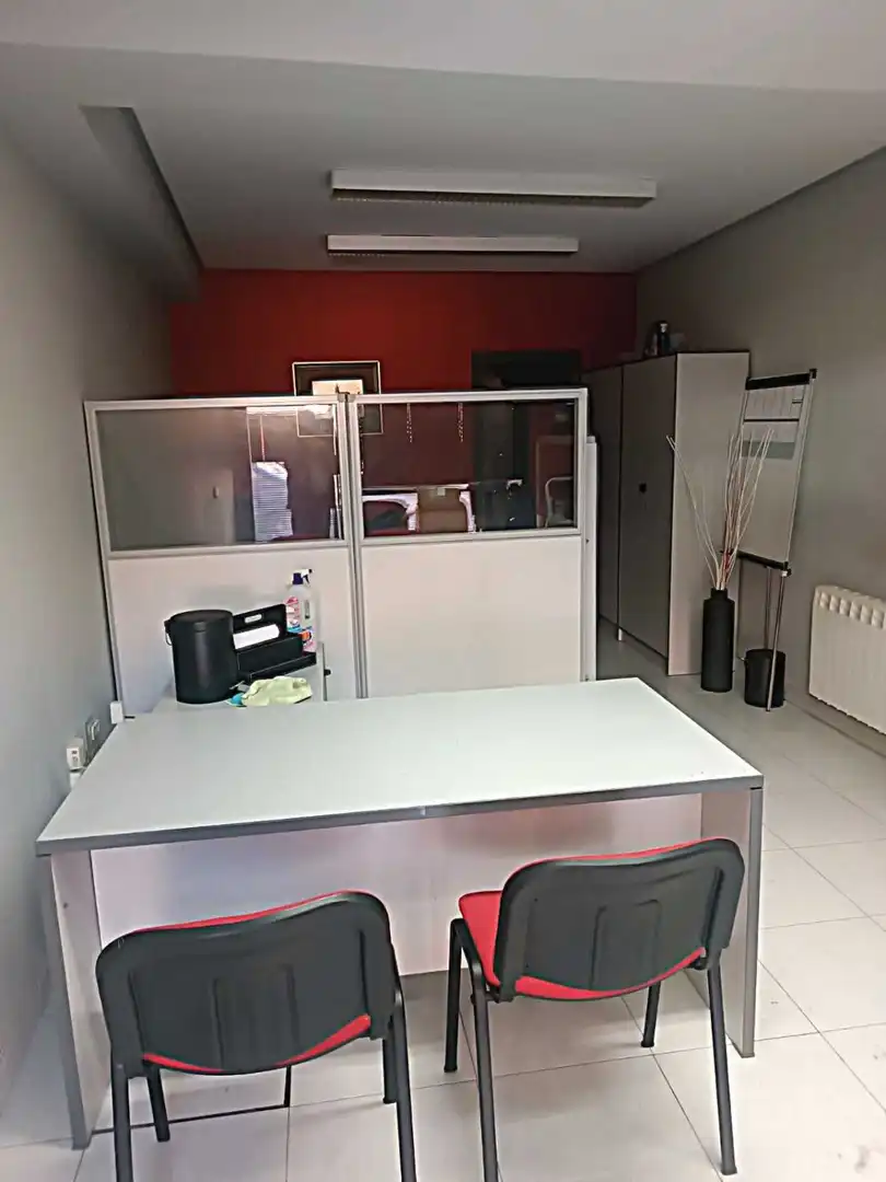 Local commercial à vendre à Valle de Trápaga-Trapagaran, imagen 2