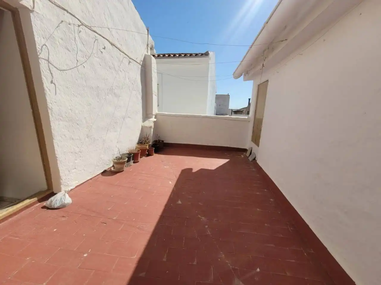 Vista exterior de Casa o xalet en venda en Baza amb Terrassa