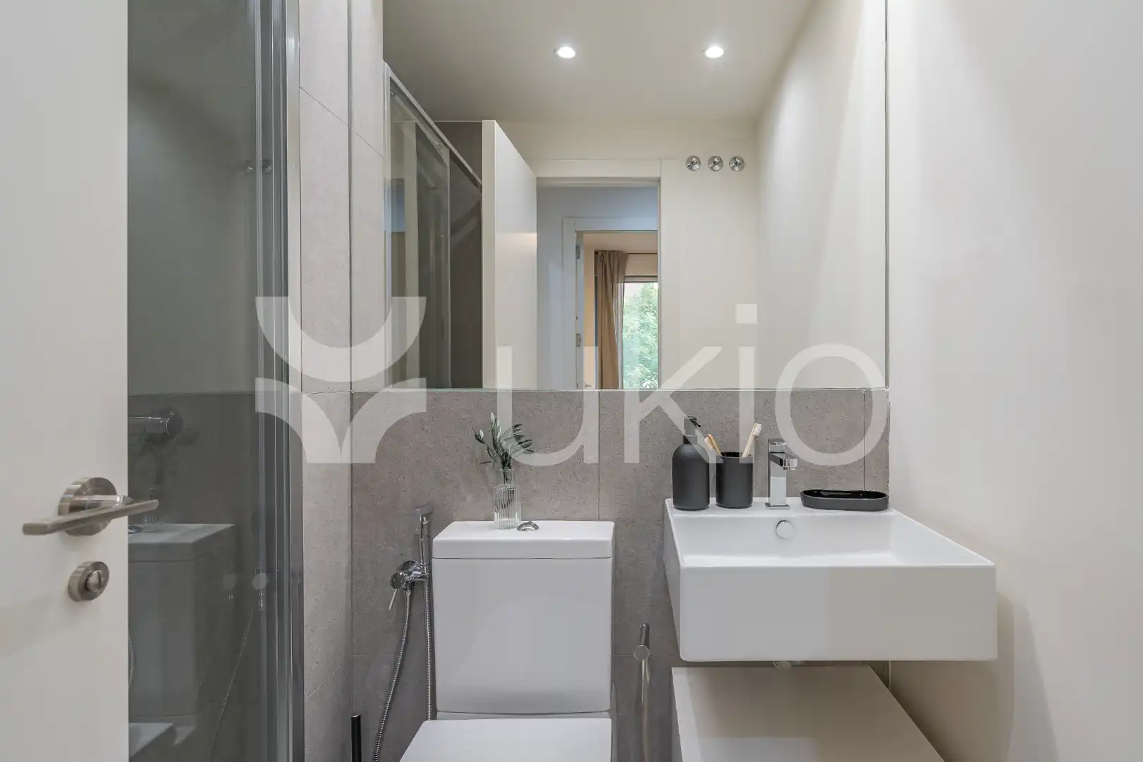 Bany de Apartament de lloguer en Madrid amb Aire condicionat, Calefacció i Terrassa