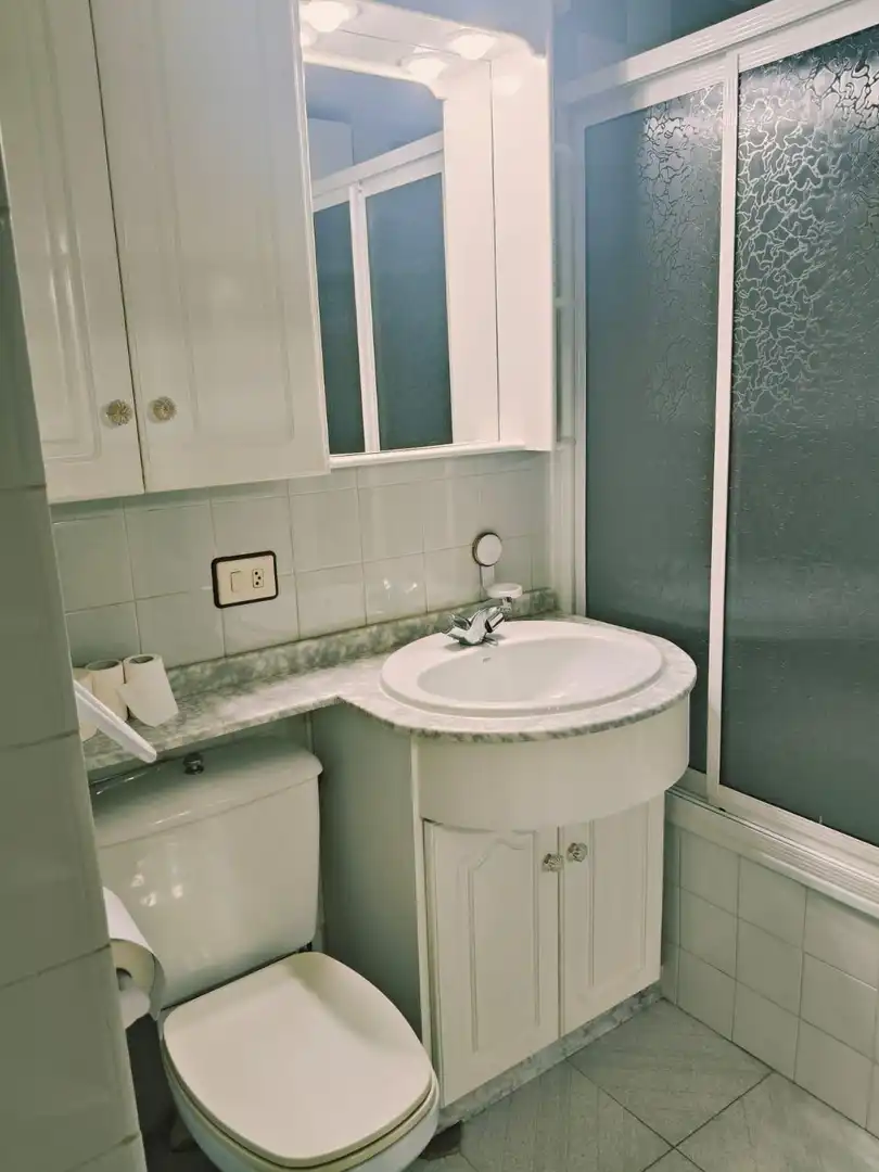 Bathroom of Flat for sale in Ourense Capital   with Heating, Balcony and Community pool