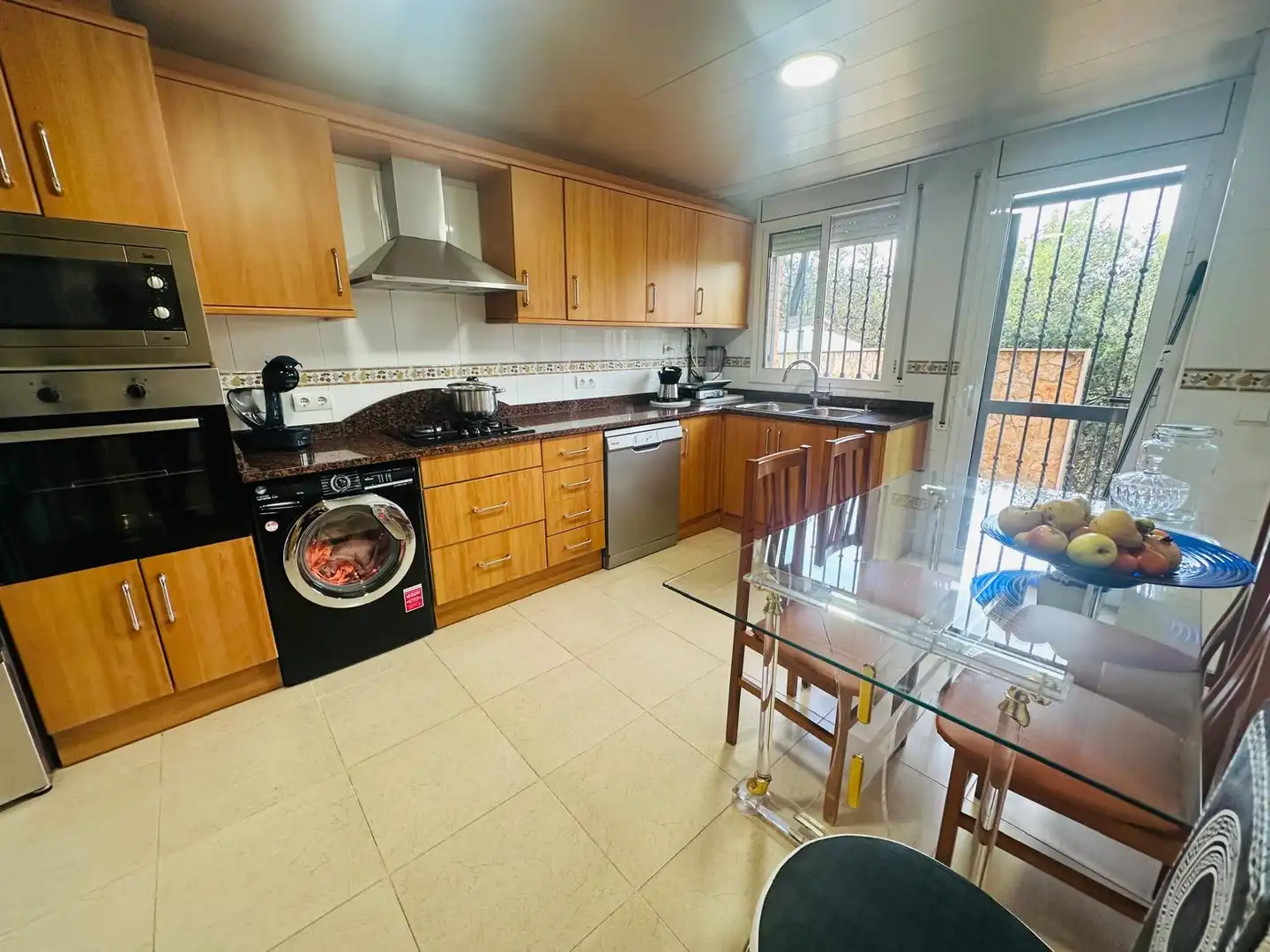 Cuina de Casa o xalet en venda en Cambrils amb Aire condicionat, Calefacció i Jardí privat