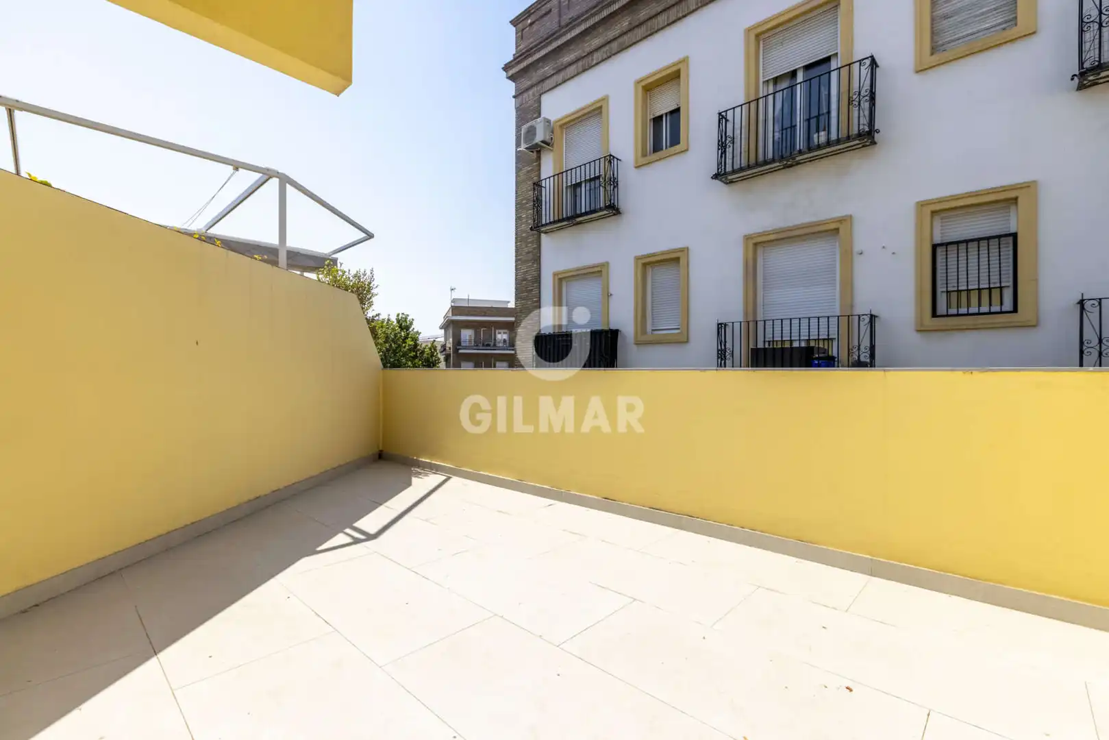 Vista exterior de Dúplex en venda en Sevilla amb Calefacció, Jardí privat i Balcó