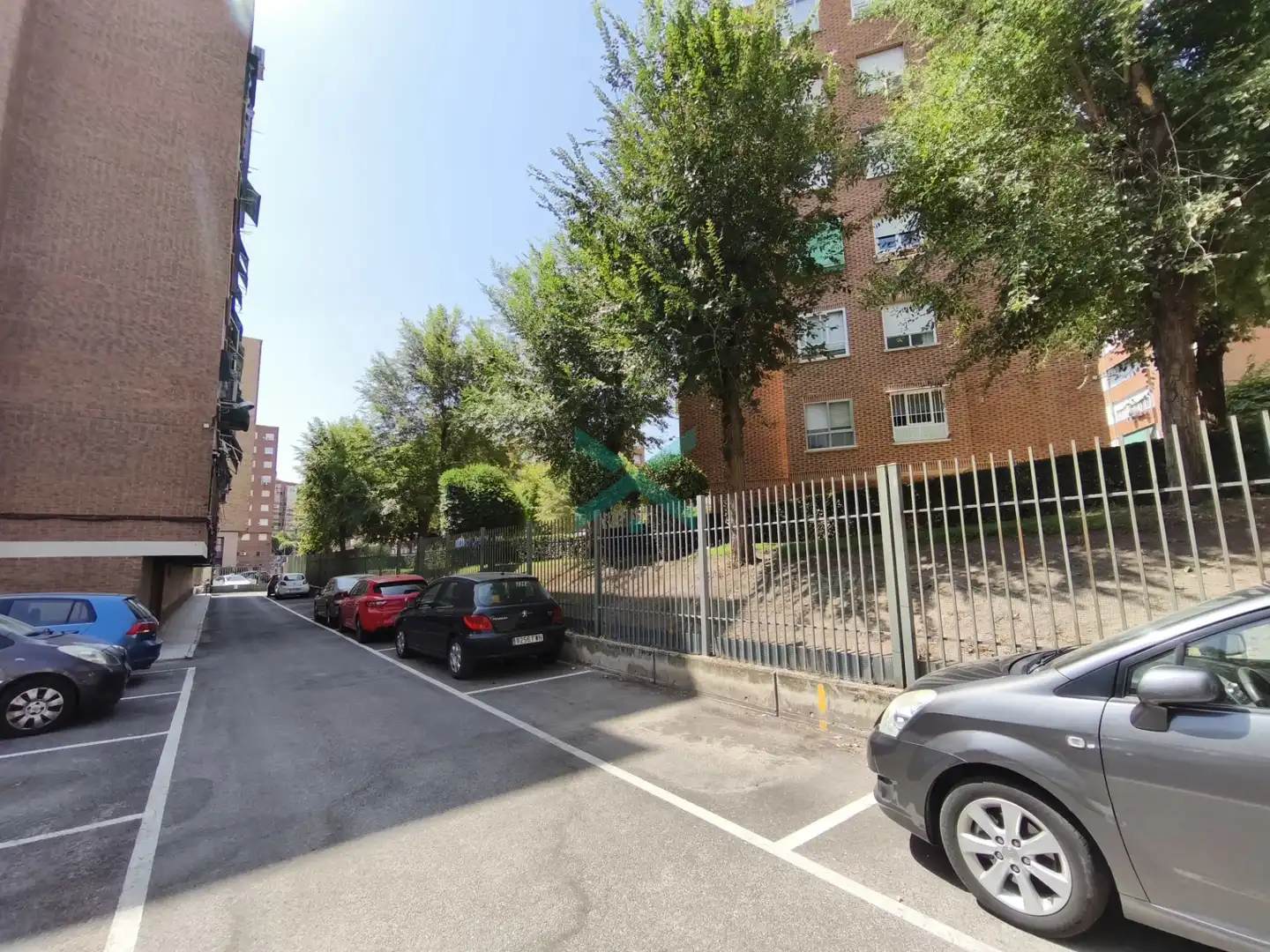 Vista exterior de Pis en venda en Madrid amb Calefacció, Jardí privat i Parquet