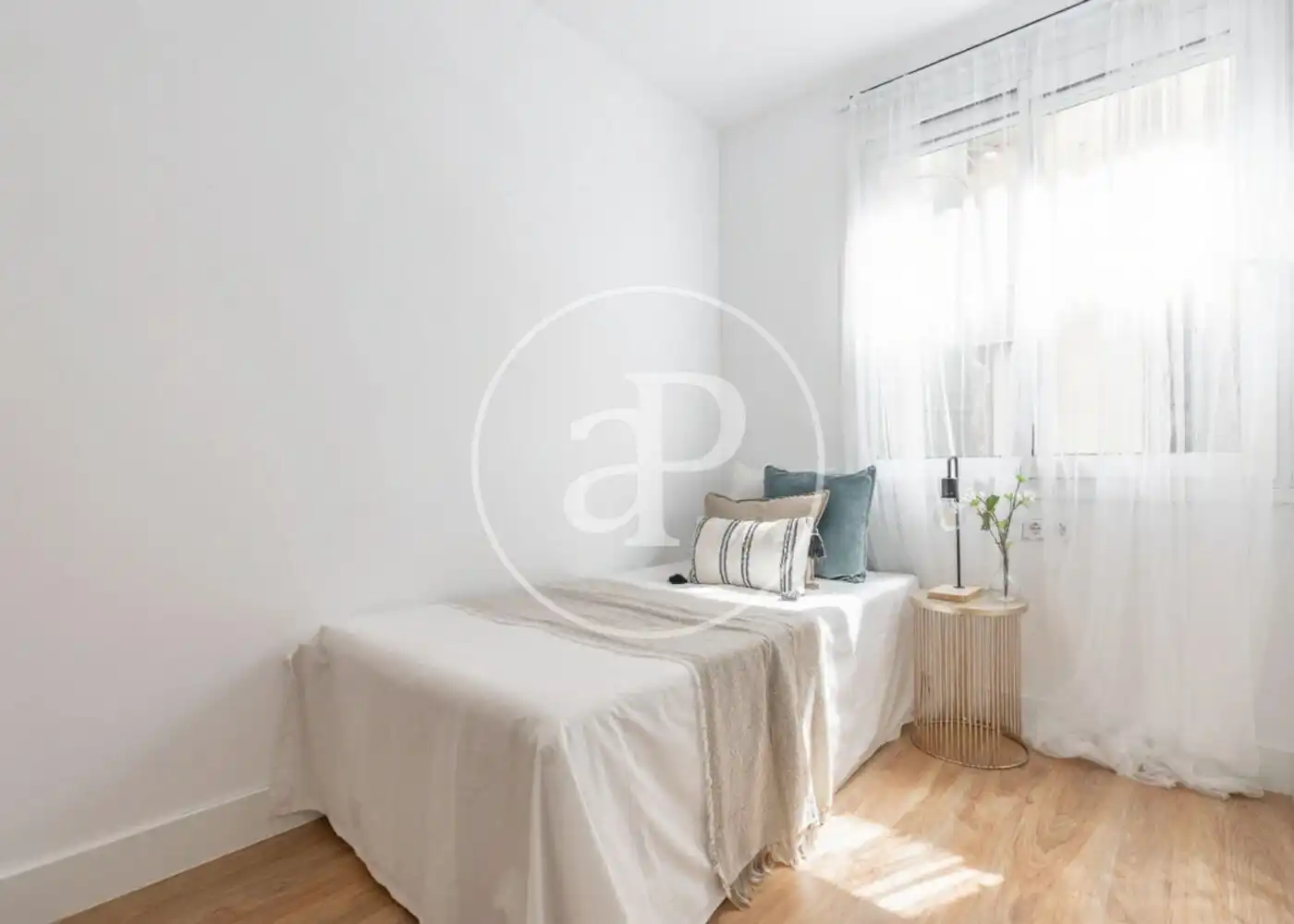 Bedroom of Flat for sale in Madrid  with Air Conditioner, Heating and Balcony