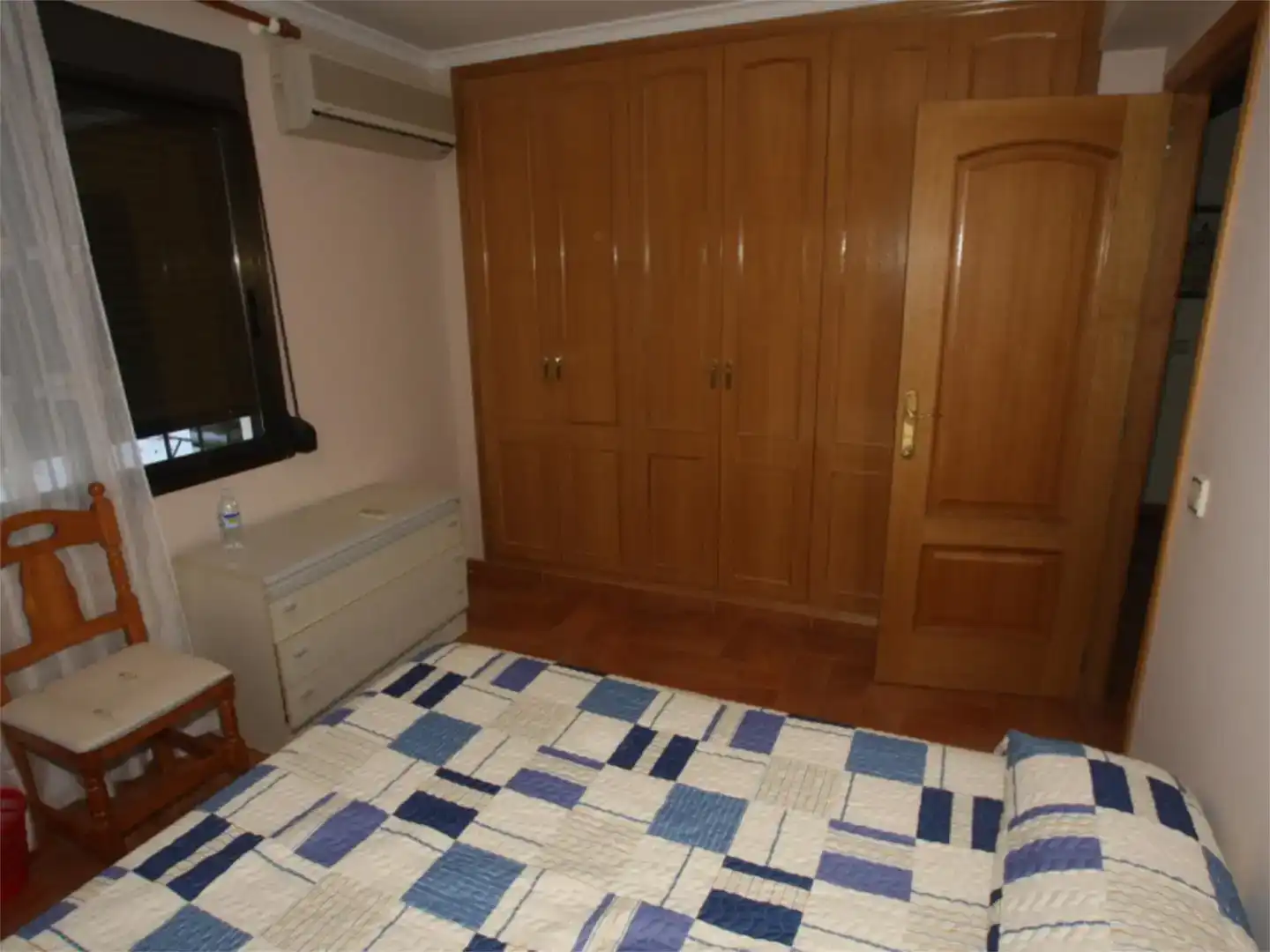 Dormitori de Casa o xalet en venda en Alzira amb Aire condicionat, Piscina i Balcó