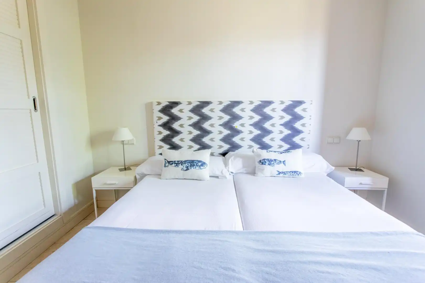 Dormitori de Apartament en venda en Chiclana de la Frontera amb Jardí privat i Piscina comunitària
