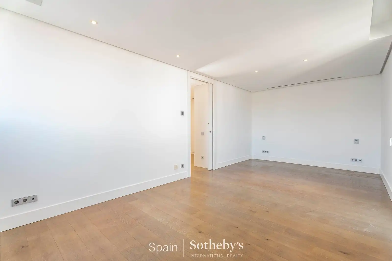 Casa adosada en venta en Madrid con Aire acondicionado, Calefacción y Jardín privado