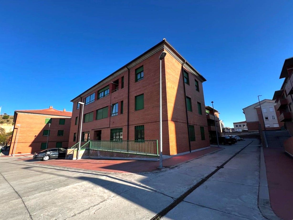 Exterior view of Garage for sale in La Lastrilla 