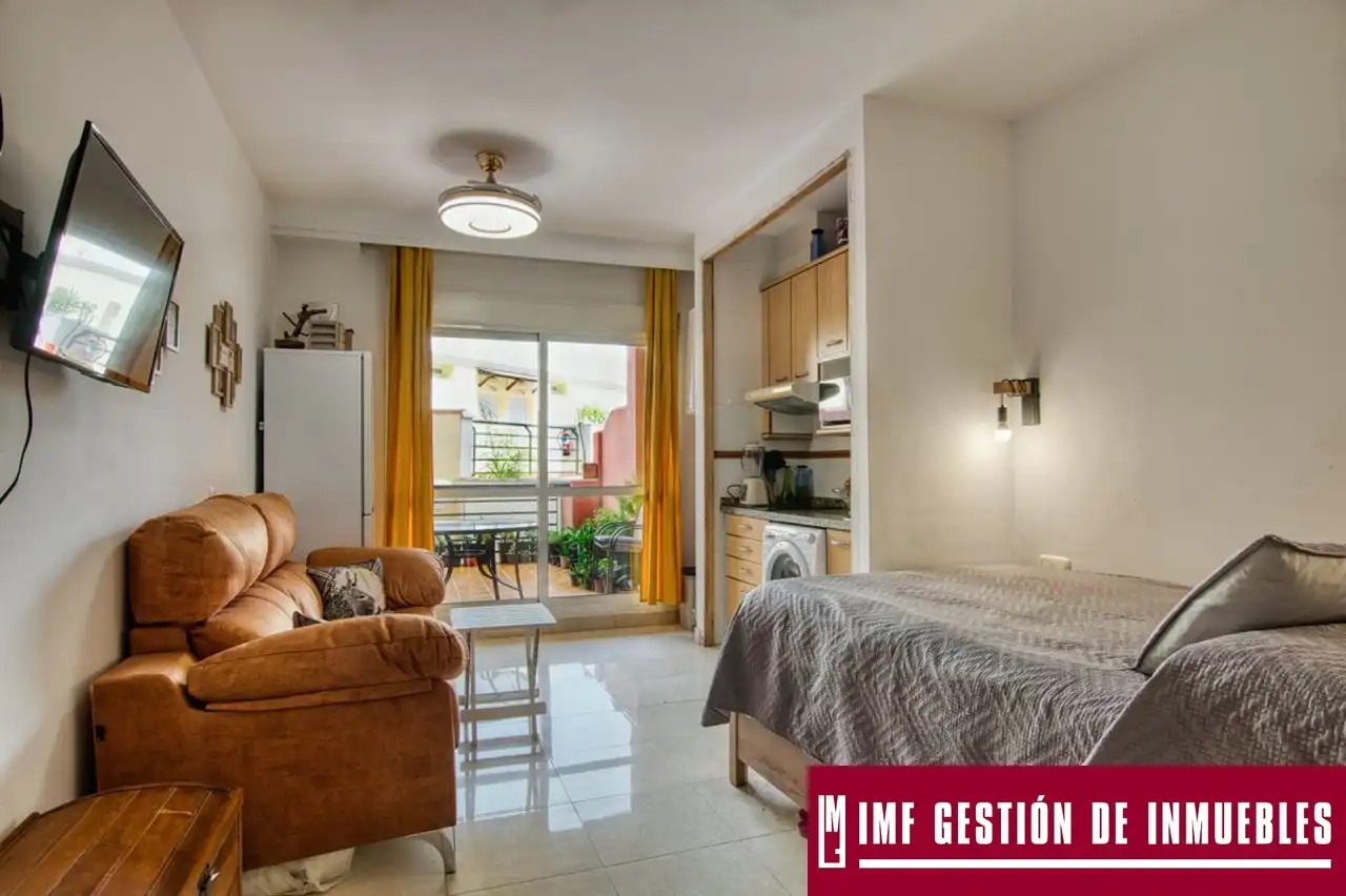 Außenansicht von Wohnung zum Verkauf in Rincón de la Victoria mit Terrasse, Möbliert und Gemeinschaftspool