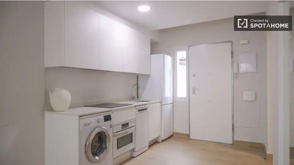 Flat with terrace to rent in Tetuán, imagen 9