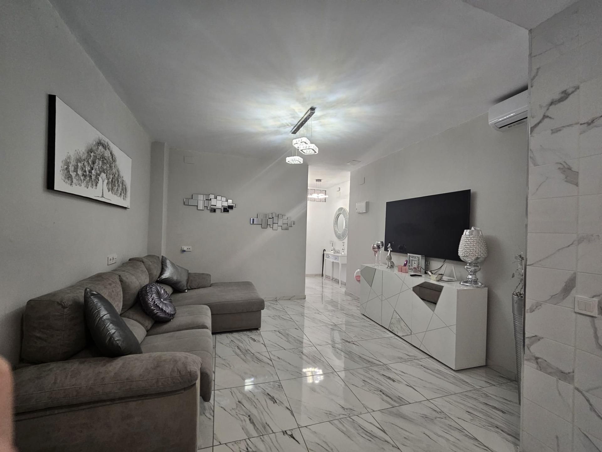Living room of Planta baja for sale in Elche / Elx  with Air Conditioner and Heating