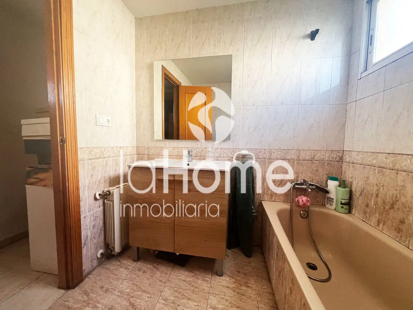 Bathroom of Houses for sale in L'Eliana  with Air Conditioner, Heating and Private garden