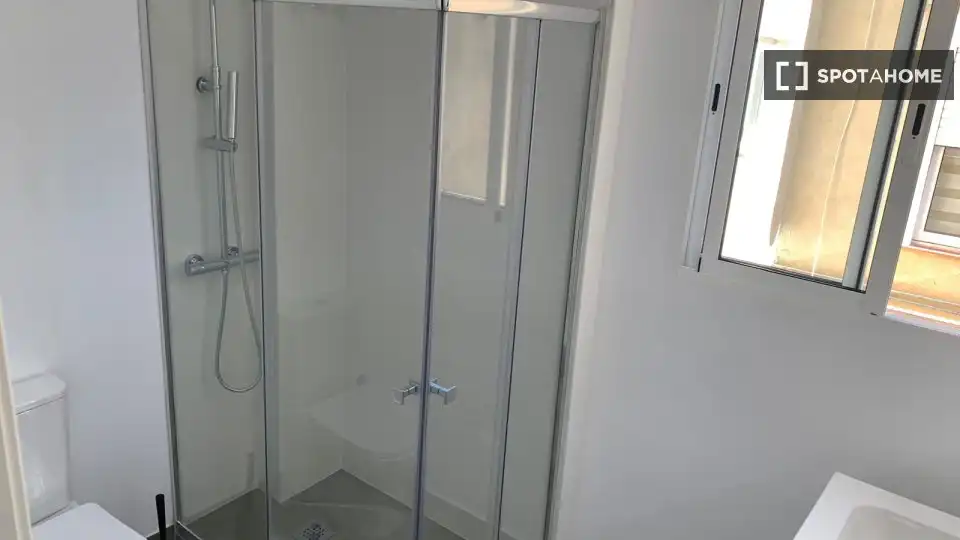 Badezimmer von Wohnung zur Miete in Serra mit Klimaanlage, Heizung und Möbliert
