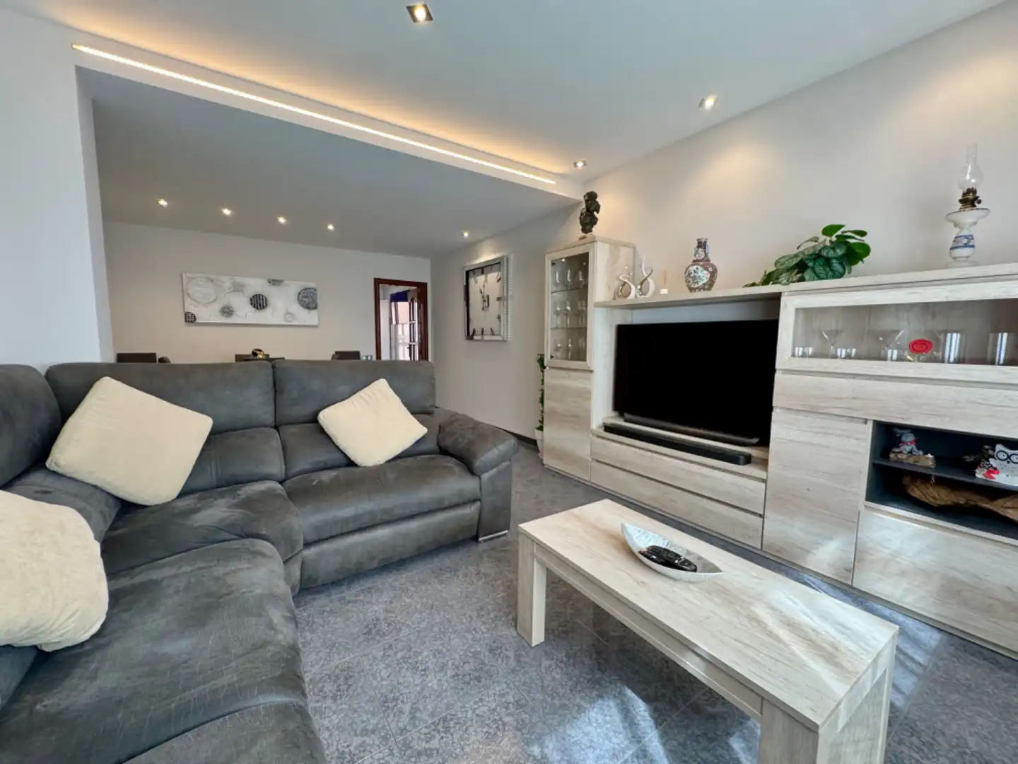Sala de estar de Piso en venta en Sant Boi de Llobregat con Aire acondicionado, Terraza y Trastero