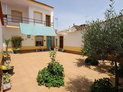 Jardí de Casa o xalet en venda en Herencia amb Calefacció i Balcó