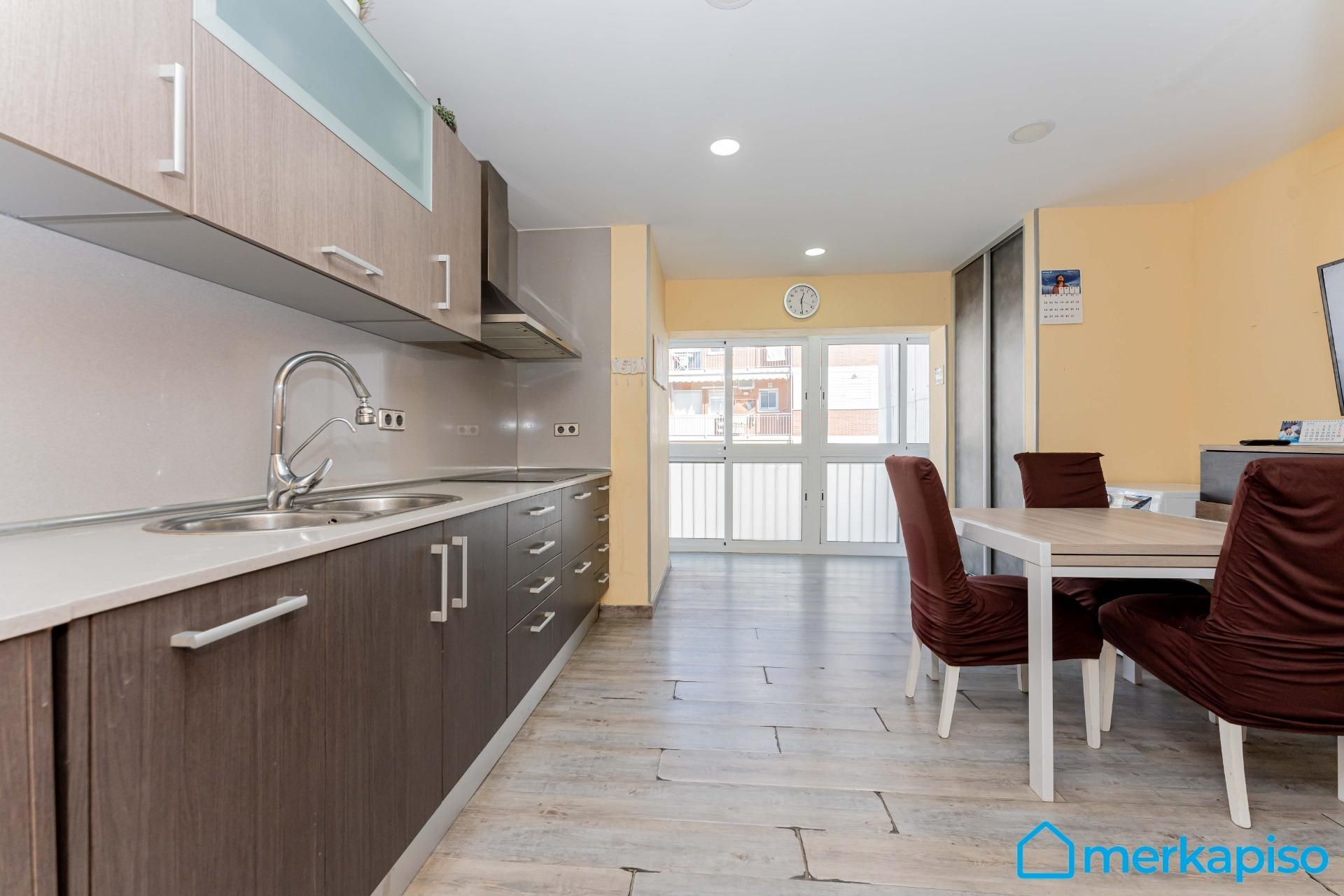 Cuina de Pis en venda en Viladecans amb Parquet