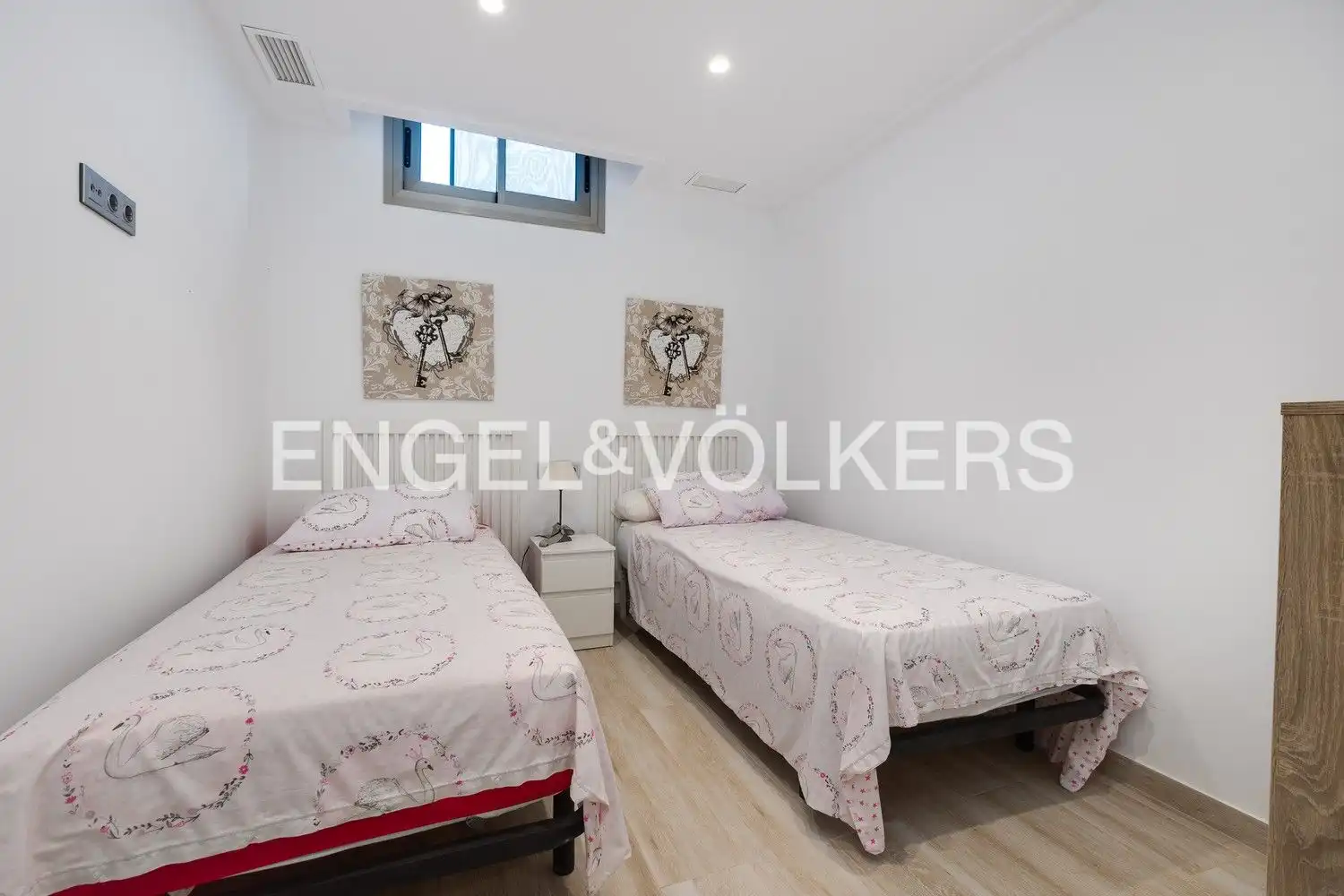Dormitori de Casa o xalet en venda en Orihuela amb Aire condicionat, Calefacció i Jardí privat