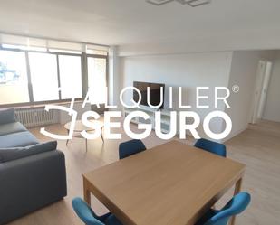 Living room of Flat to rent in  Madrid Capital  with Heating, Terrace and Furnished