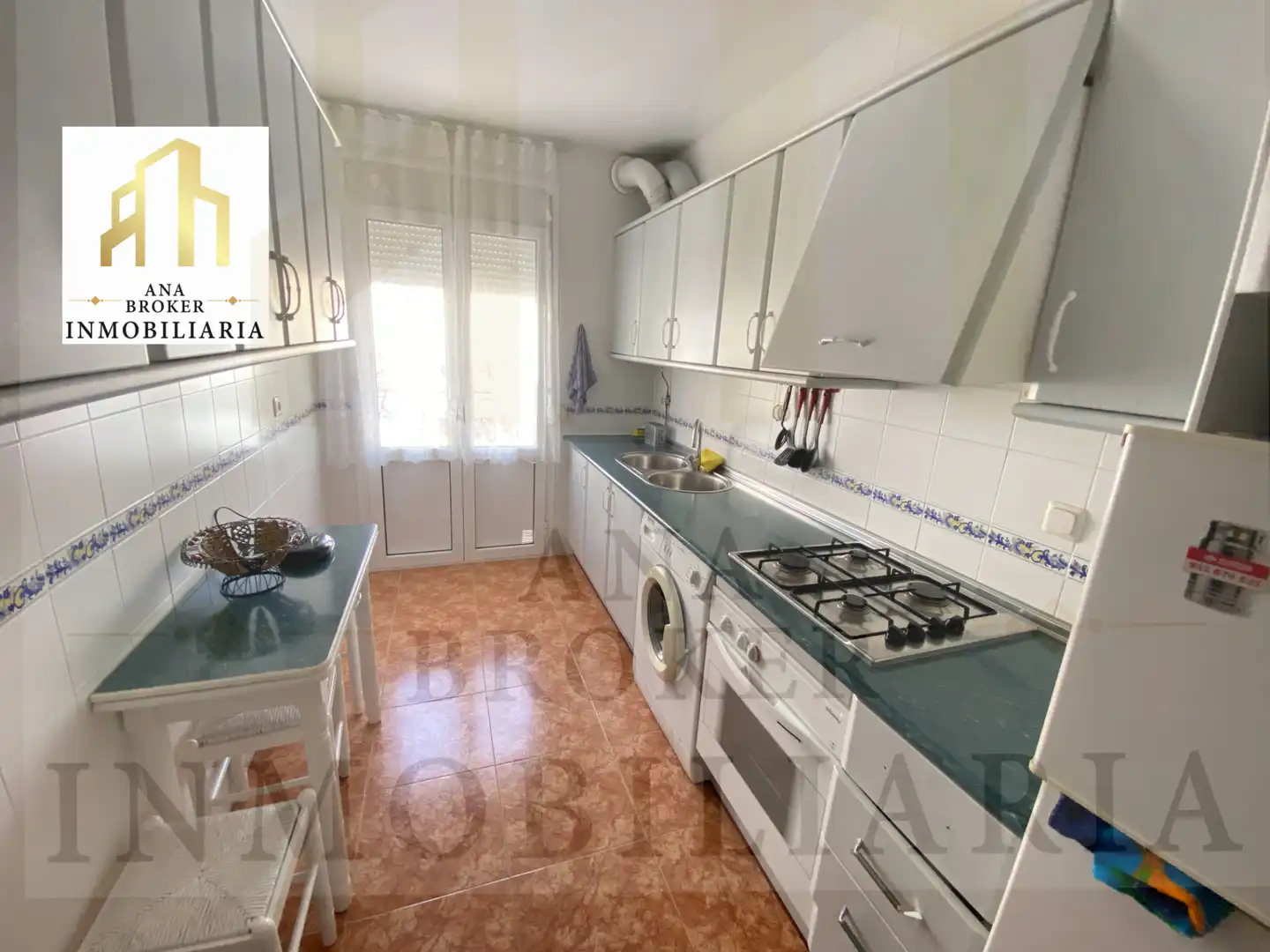 Küche von Wohnung zur Miete in Ronda mit Möbliert, Ofen und Waschmaschine