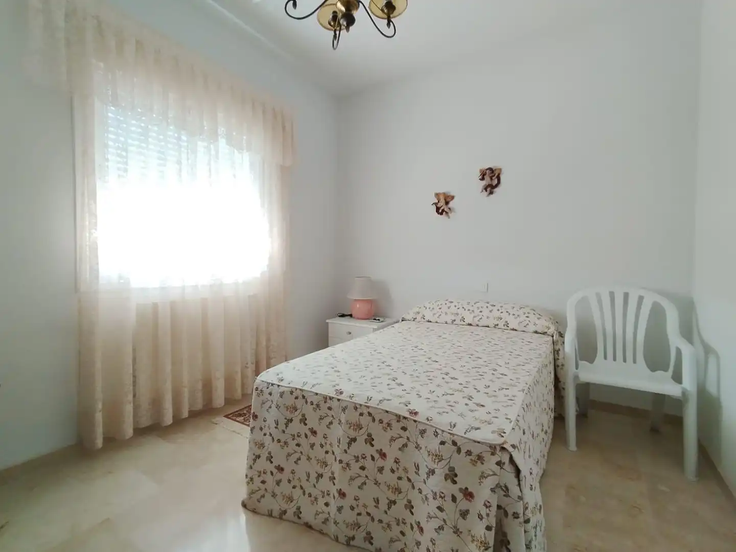 Dormitori de Casa o xalet en venda en Cáceres amb Aire condicionat, Calefacció i Jardí privat