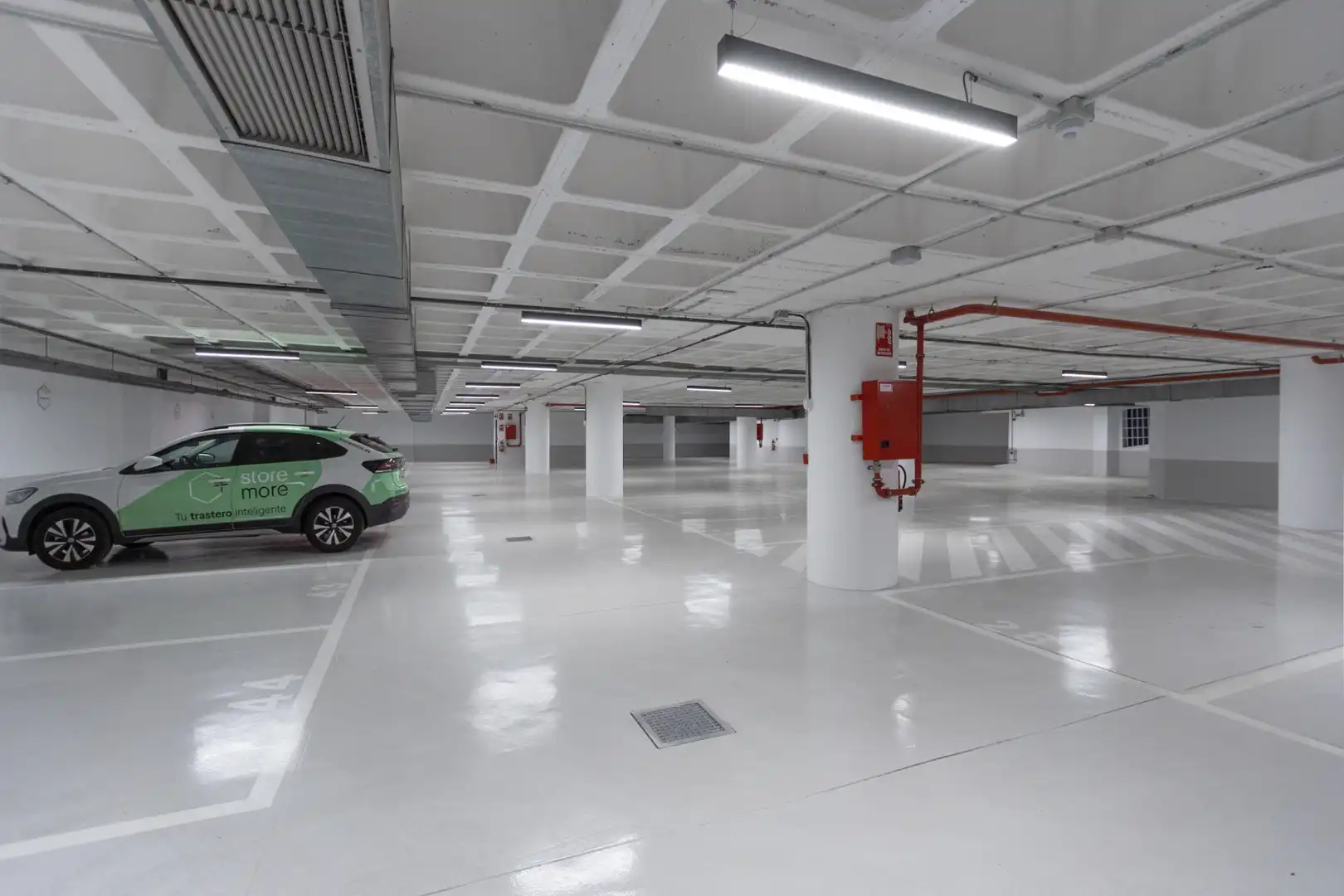 Parking of Garage for rent in Madrid  with Alarm