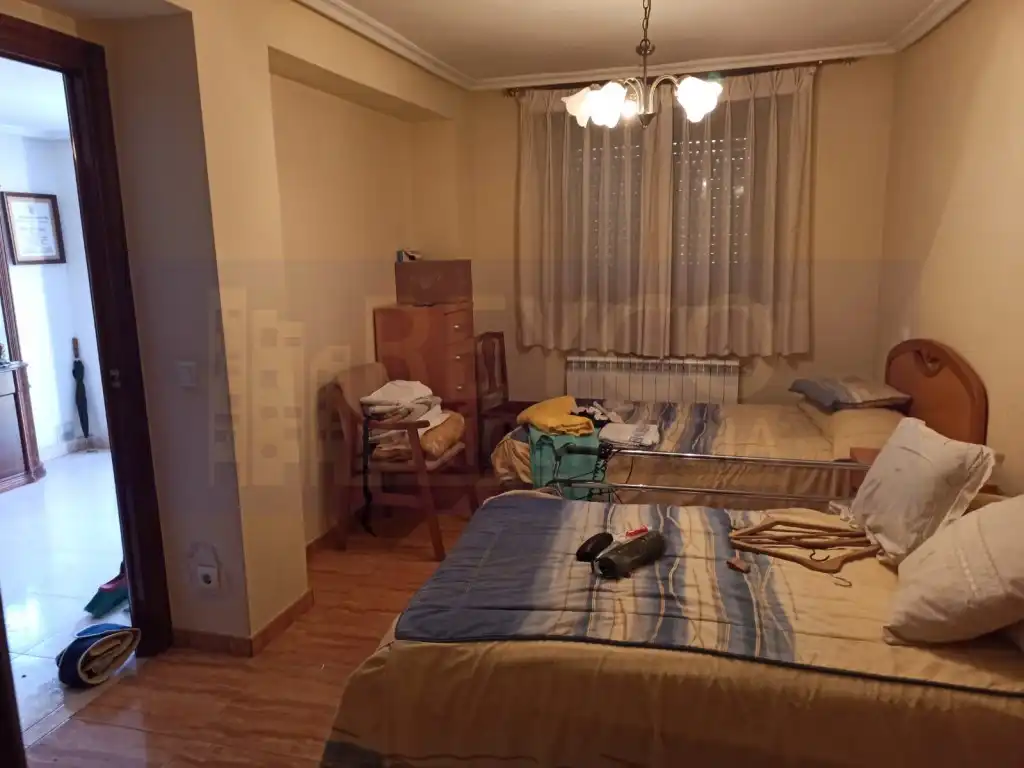 Dormitori de Casa o xalet en venda en Azofra