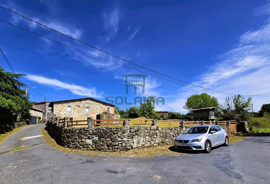 Houses for sale in A Peroxa   with Private garden and Terrace