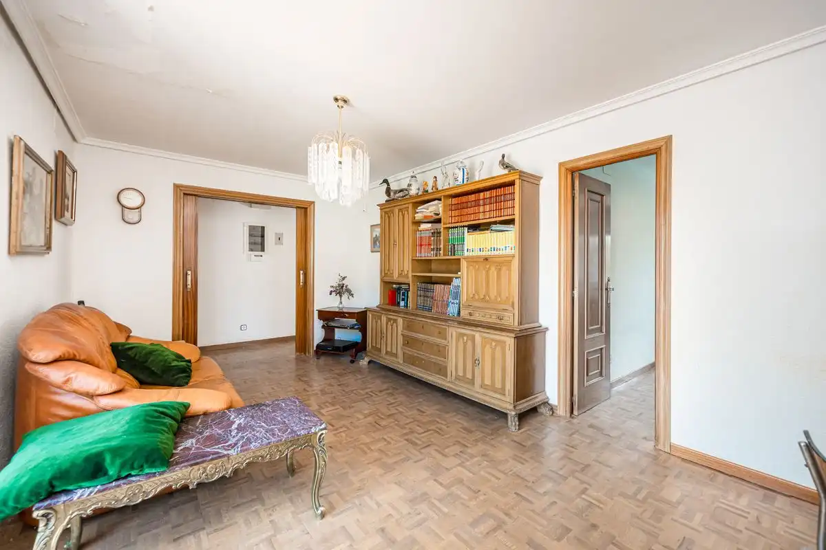 Sala d'estar de Casa o xalet en venda en Madrid amb Aire condicionat, Calefacció i Jardí privat