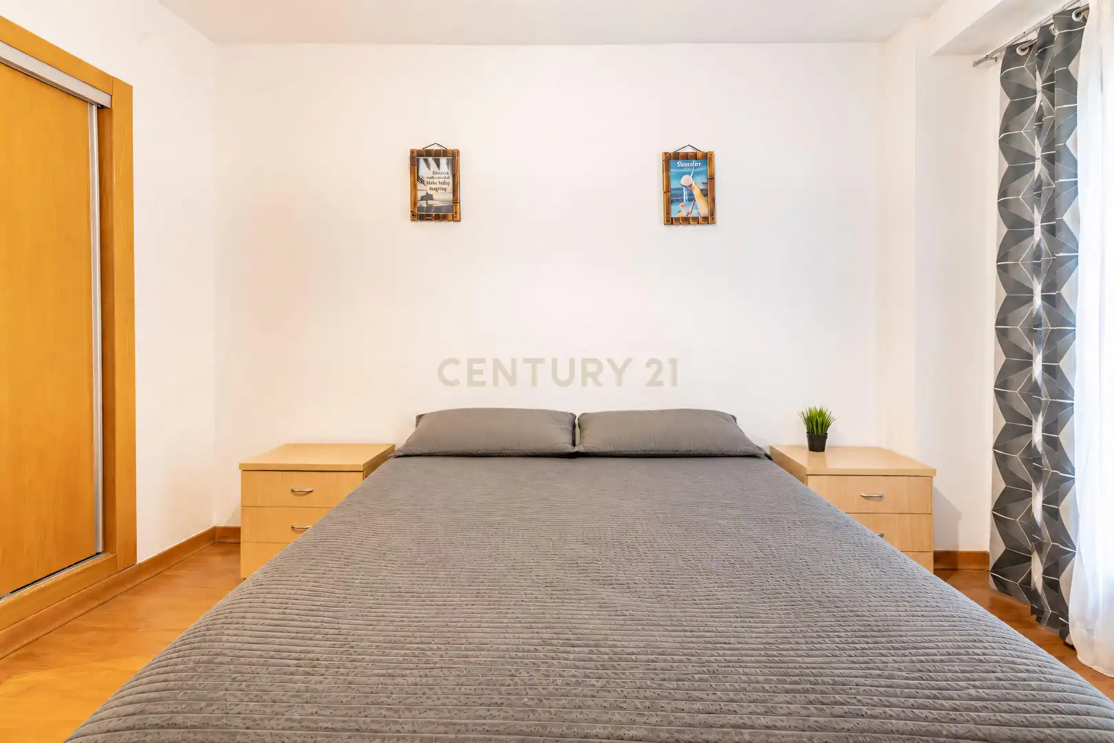 Schlafzimmer von Erdgeschoss zum Verkauf in Valencia