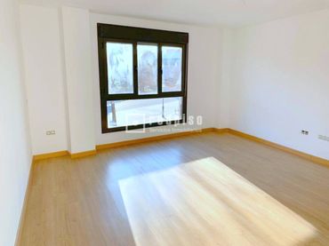 Flat with lift for sale in Yuncler
