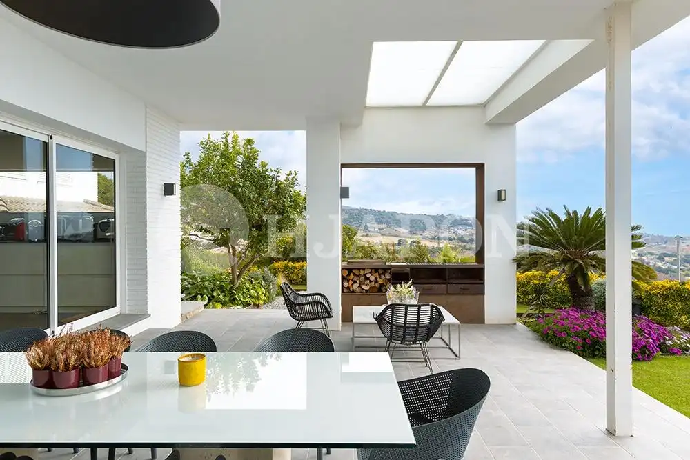 Terraza de Casa o chalet en venta en Alella con Aire acondicionado, Calefacción y Jardín privado