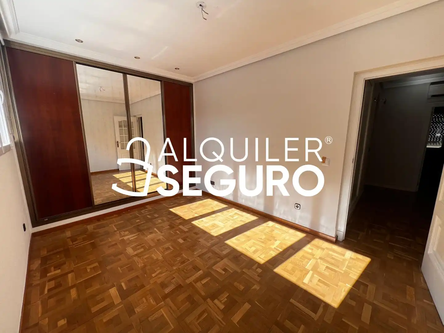 Bedroom of Flat for rent in Madrid  with Heating