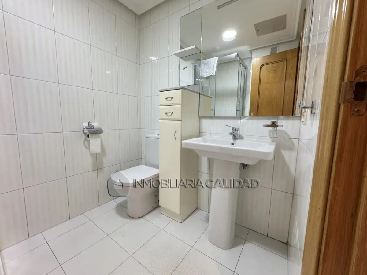 Baño de Piso de alquiler en Burgos con Calefacción y Amueblado