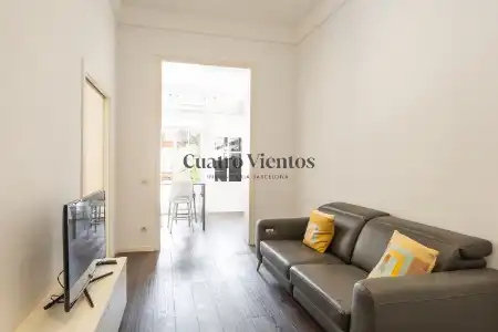 Sala d'estar de Pis en venda en Barcelona amb Aire condicionat, Calefacció i Parquet