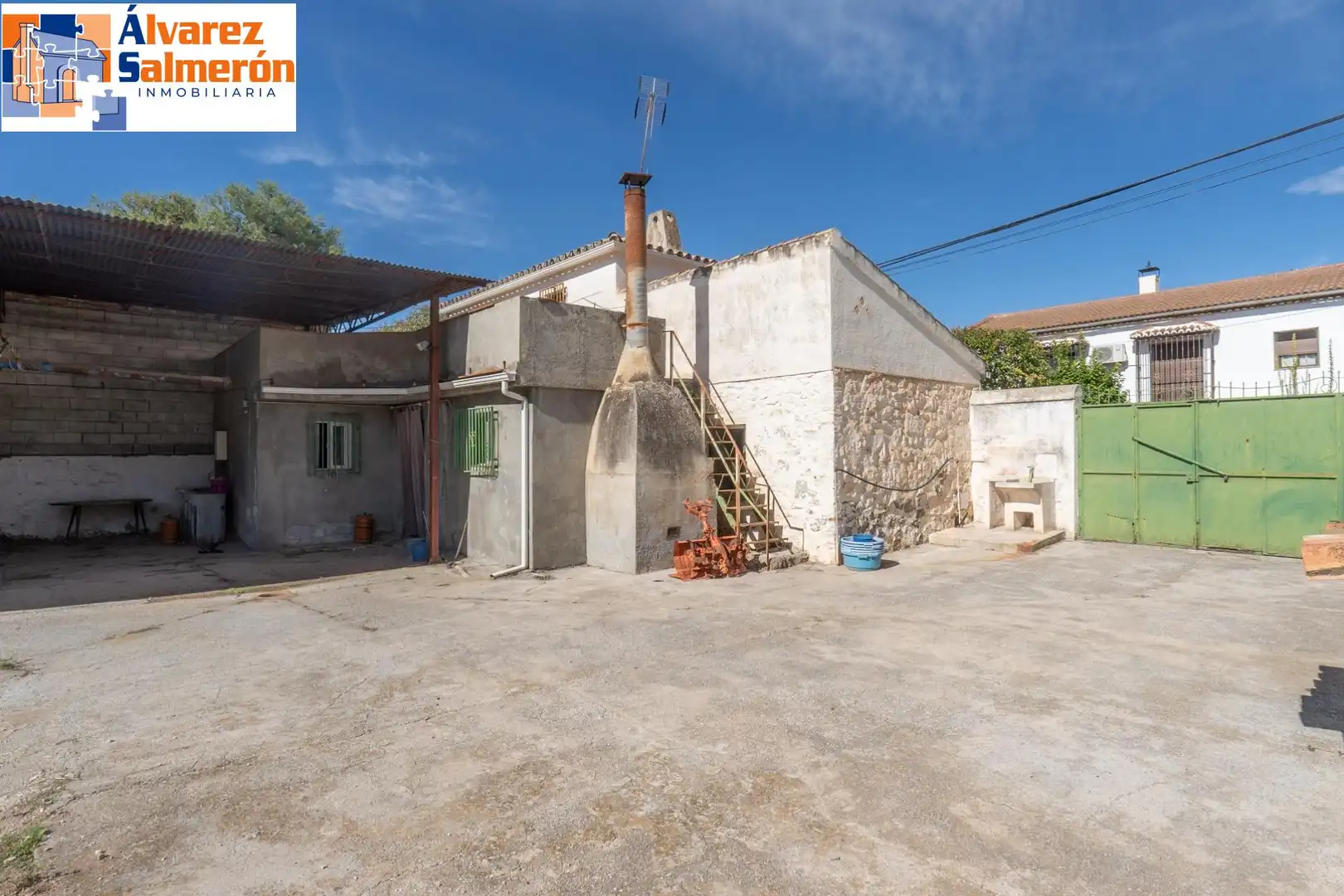 Vista exterior de Casa o xalet en venda en Albolote amb Terrassa i Balcó