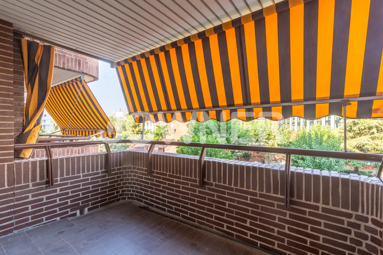 Terrassa de Pis de lloguer en Madrid amb Aire condicionat, Calefacció i Jardí privat
