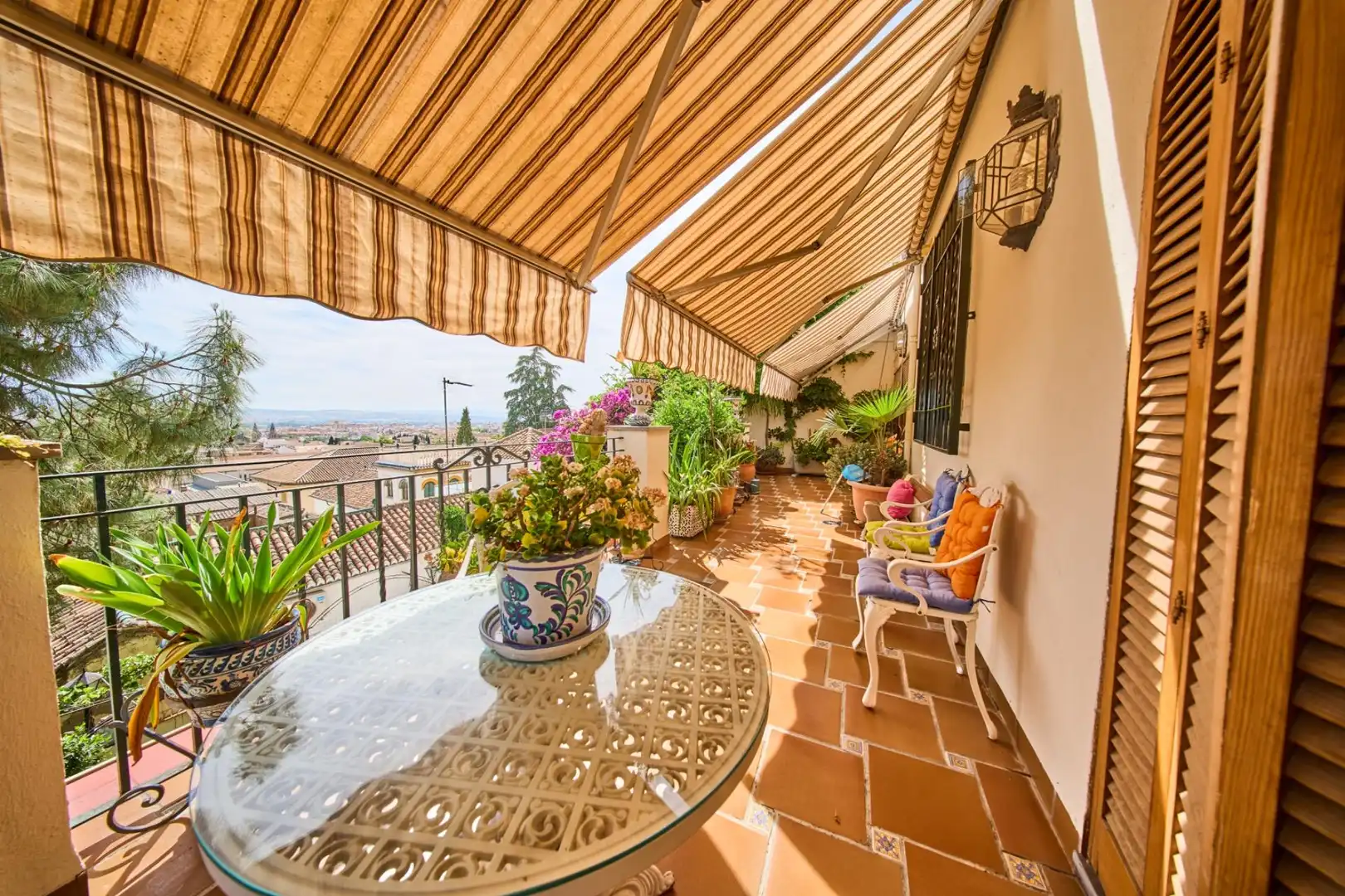 Terraza de Casa o chalet en venta en Granada con Aire acondicionado, Calefacción y Jardín privado