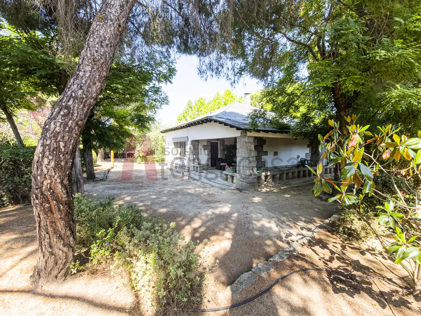 Vista exterior de Casa o xalet en venda en Valdemorillo amb Calefacció, Jardí privat i Terrassa
