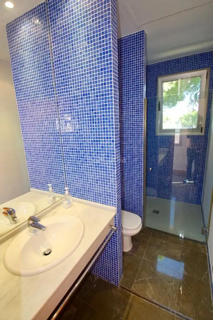 Villa mit Pool zur Miete in Avenida Inglaterra 18, imagen 4