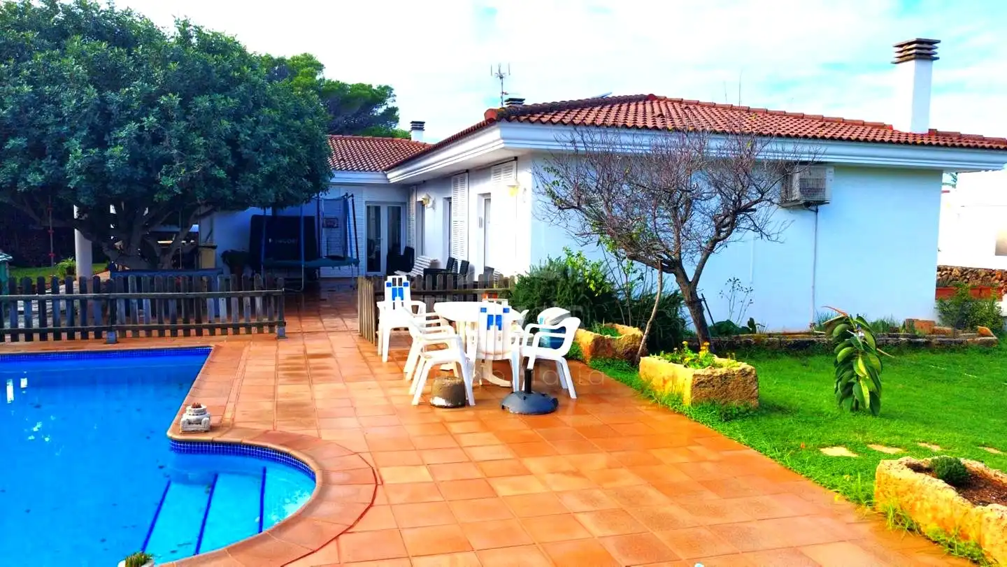 Casa con piscina en venta en Cala Blanca, imagen 2