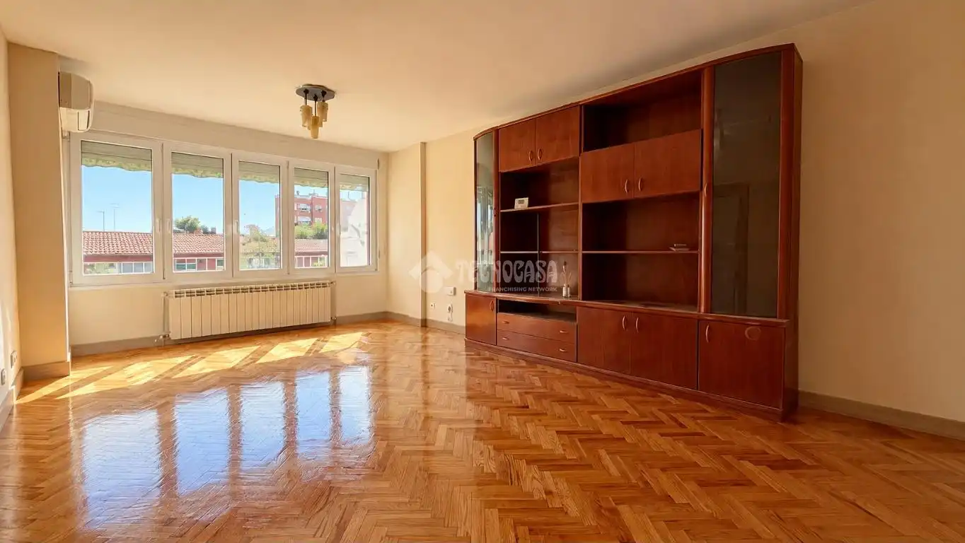 Piso con ascensor en venta en Moratalaz, imagen 2