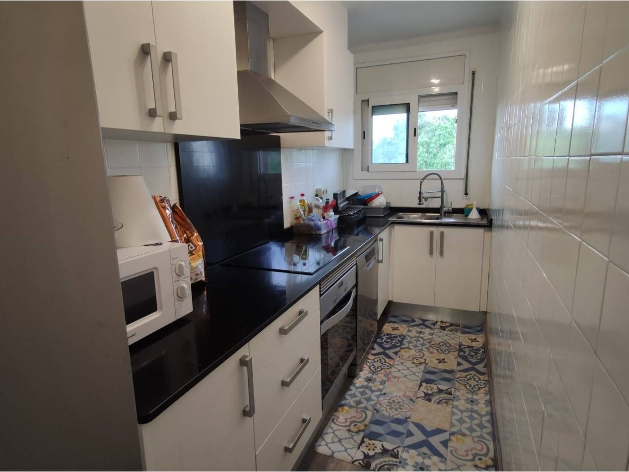 Kitchen of Flat for sale in Girona Capital  with Air Conditioner, Parquet flooring and Balcony