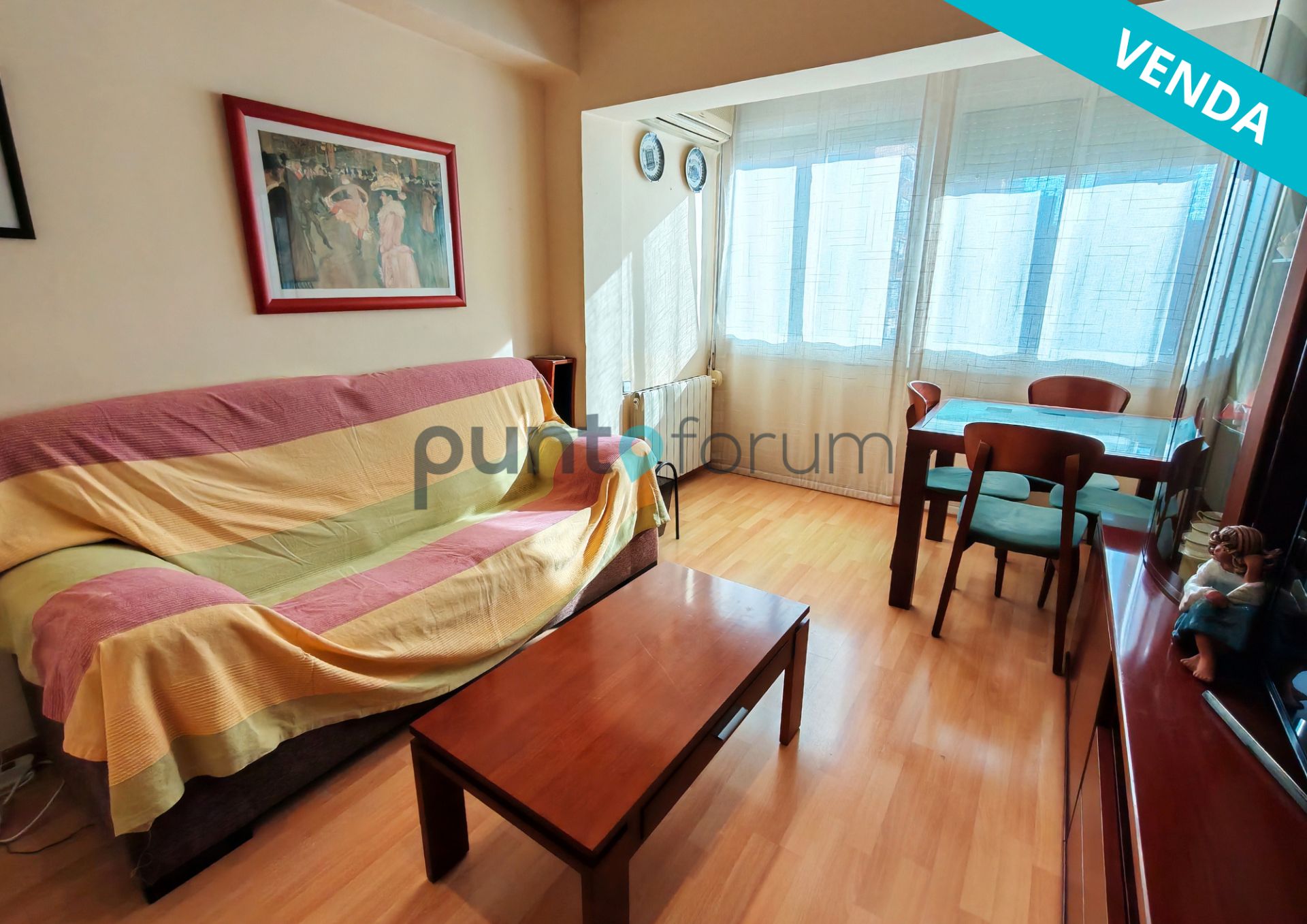 Living room of Flat for sale in  Barcelona Capital  with Air Conditioner, Heating and Parquet flooring