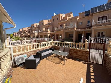 Maison mitoyenne avec piscine à vendre à Orihuela Costa