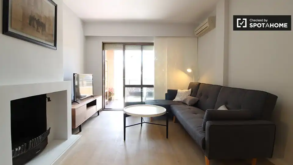 Living room of Flat for rent in Madrid  with Air Conditioner, Heating and Furnished